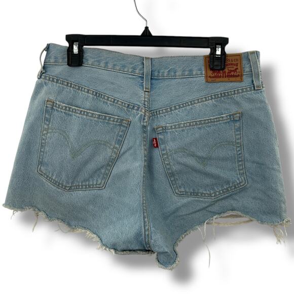 NEW Levi's 501 Distressed Denim shorts Size 31 Light Blue Frayed Jeans NWT - Picture 6 of 8